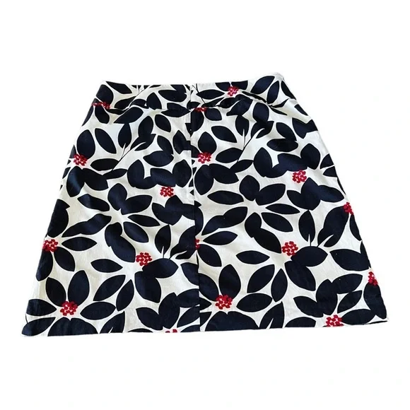 Talbots floral pattern skirt size 14P - Picture 2 of 8